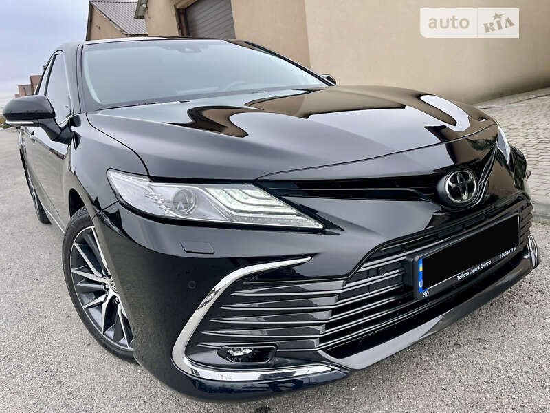 Седан Toyota Camry 2021 в Днепре