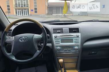 Седан Toyota Camry 2007 в Ужгороде