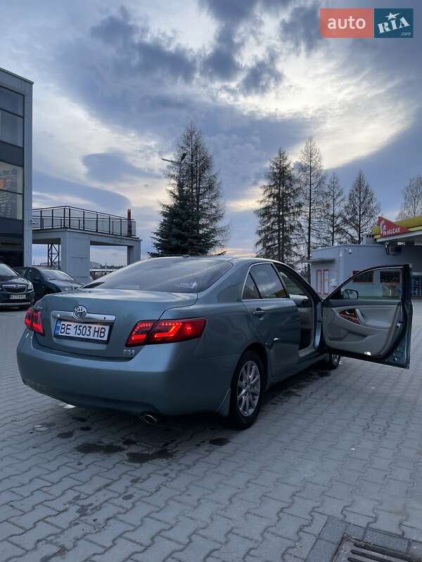 Седан Toyota Camry 2010 в Миколаєві