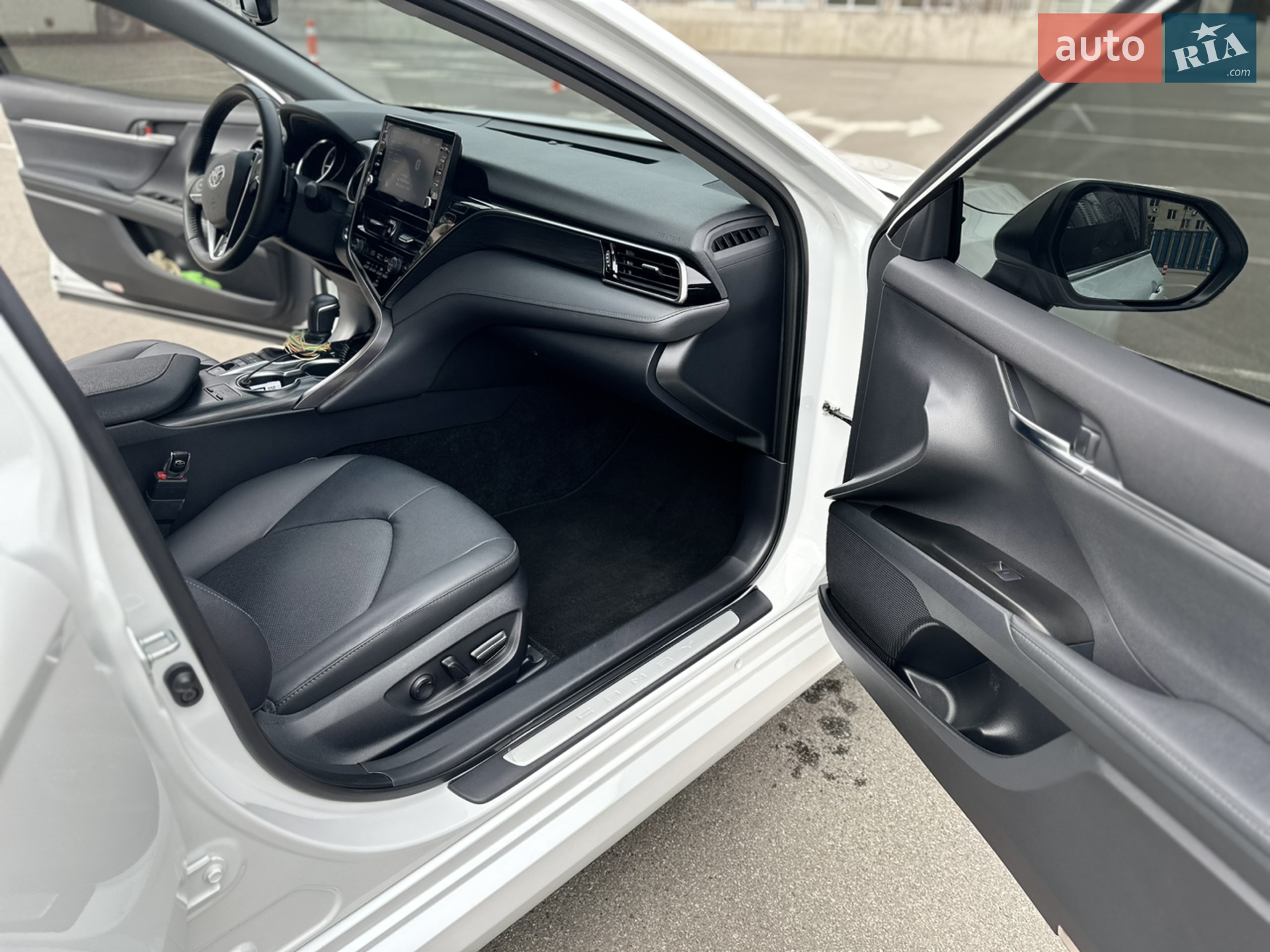 2022 Toyota Camry - мініатюра 3