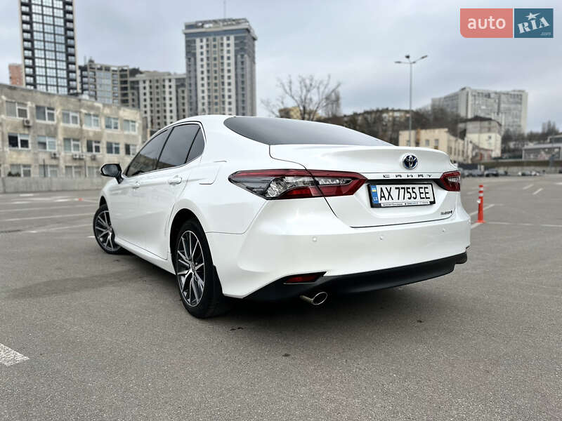 Седан Toyota Camry 2022 в Києві