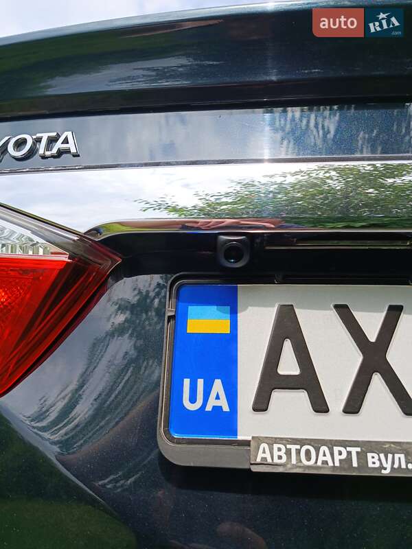 Седан Toyota Camry 2011 в Харкові