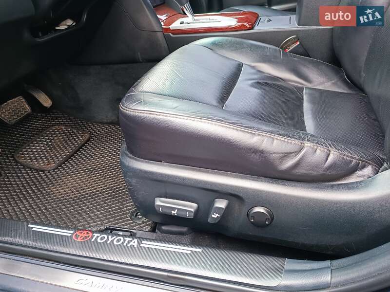Седан Toyota Camry 2011 в Харкові