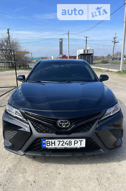 Седан Toyota Camry 2017 в Миколаєві