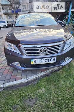 Седан Toyota Camry 2013 в Кременчуге