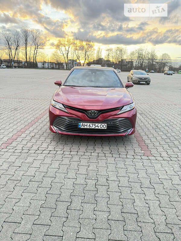 Седан Toyota Camry 2019 в Славянске