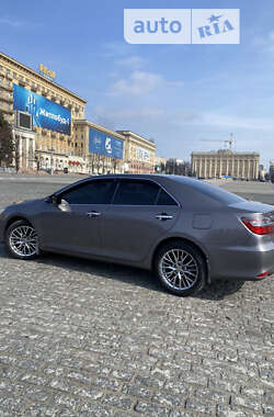 Седан Toyota Camry 2014 в Харкові