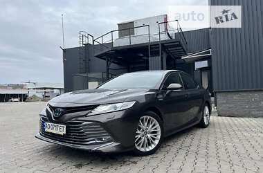 Седан Toyota Camry 2020 в Ужгороде