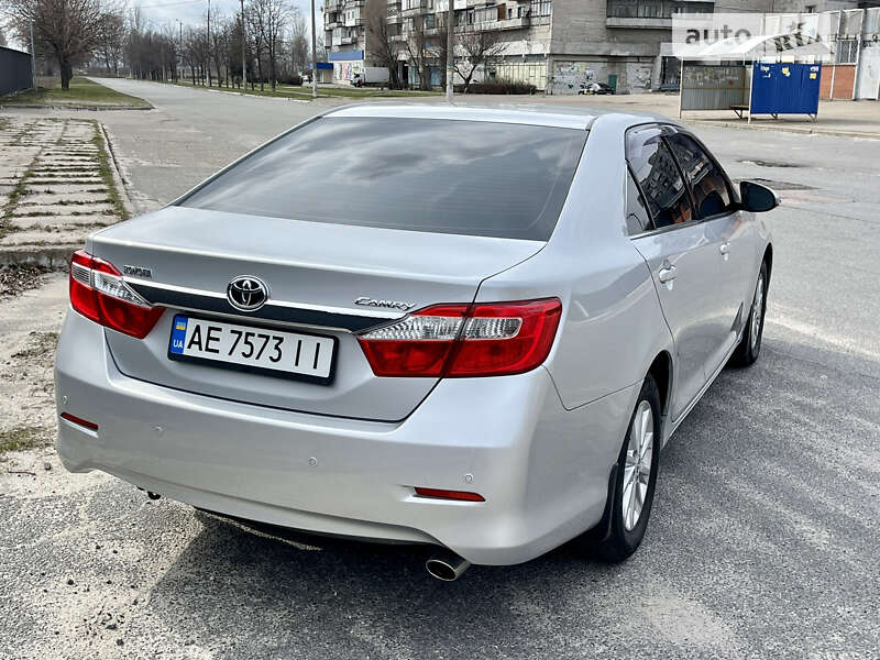 Седан Toyota Camry 2011 в Каменском