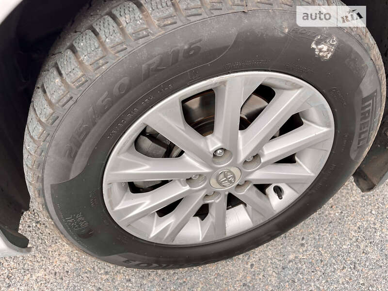 Седан Toyota Camry 2011 в Каменском