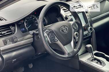 Седан Toyota Camry 2014 в Запорожье