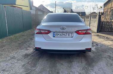 Седан Toyota Camry 2017 в Києві