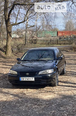 Седан Toyota Camry 1999 в Чернигове