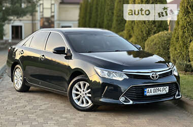 Седан Toyota Camry 2016 в Сарнах