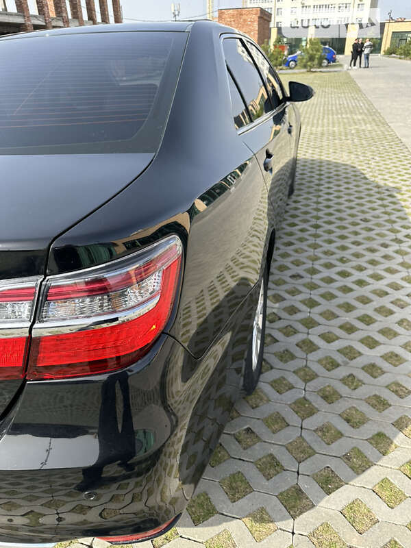 Седан Toyota Camry 2016 в Хмельницькому