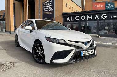 Седан Toyota Camry 2022 в Днепре