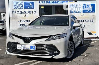 Седан Toyota Camry 2020 в Києві