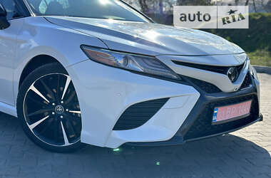 Седан Toyota Camry 2018 в 