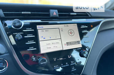 Седан Toyota Camry 2018 в 