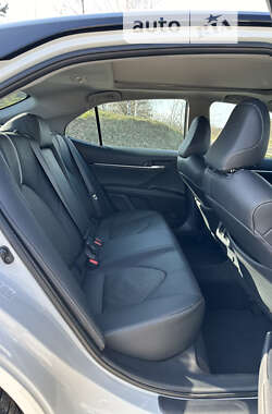 Седан Toyota Camry 2018 в 
