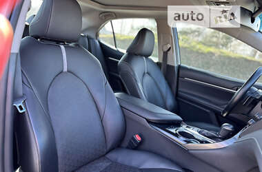 Седан Toyota Camry 2018 в 