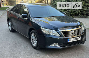 Седан Toyota Camry 2011 в Дніпрі