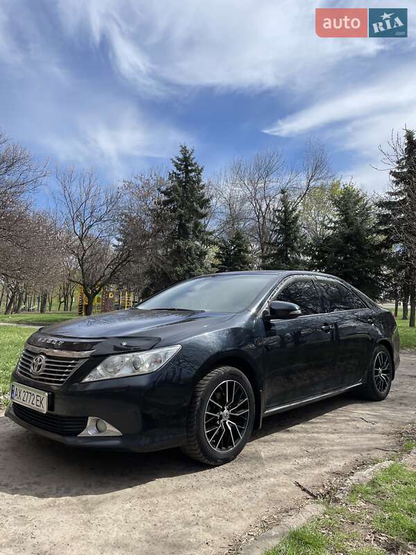 Седан Toyota Camry 2011 в Харкові