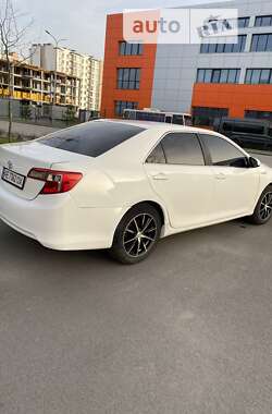 Седан Toyota Camry 2014 в Дніпрі