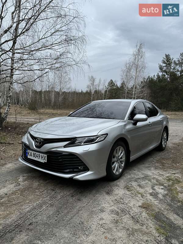 Toyota Camry 2019