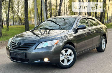 Седан Toyota Camry 2008 в Охтирці