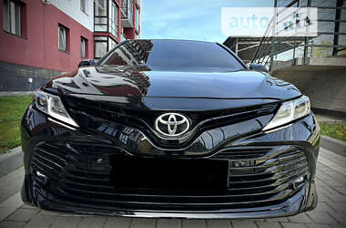Седан Toyota Camry 2018 в Трускавці