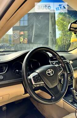 Седан Toyota Camry 2016 в Тернополе