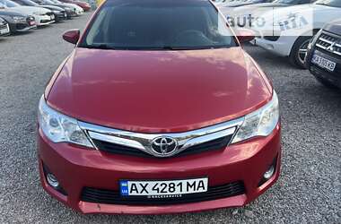 Седан Toyota Camry 2012 в Киеве