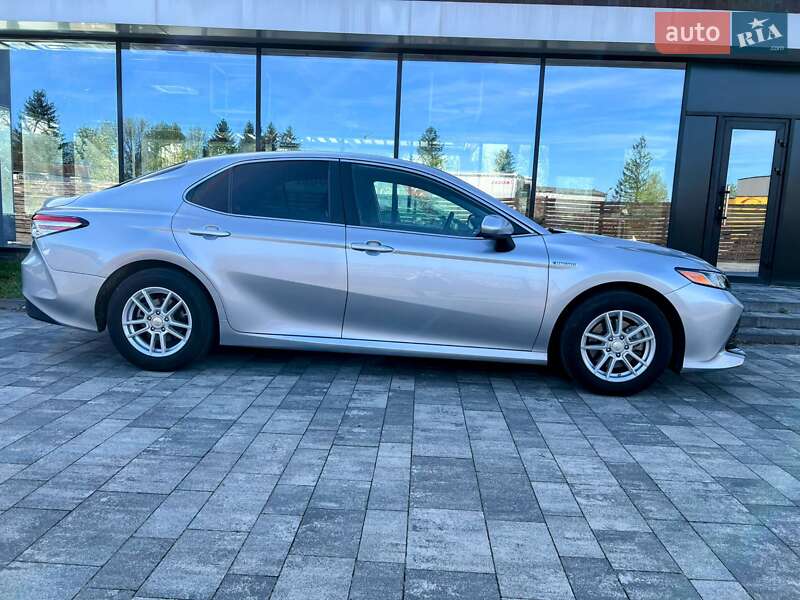 Седан Toyota Camry 2018 в Києві