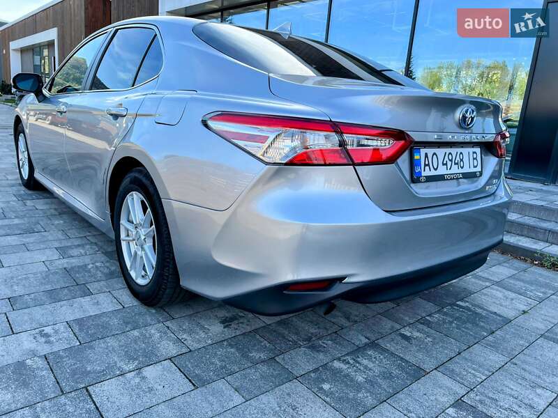 Седан Toyota Camry 2018 в Києві