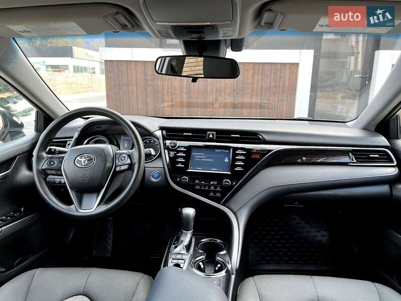 Седан Toyota Camry 2018 в Києві