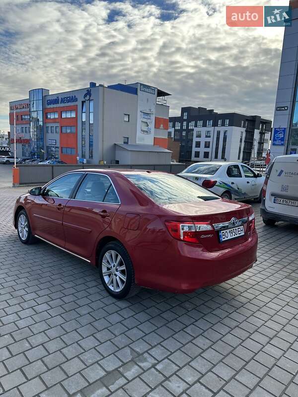 Седан Toyota Camry 2013 в Тернополе