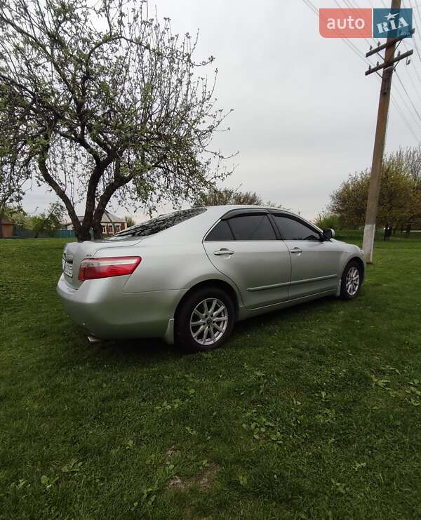 Седан Toyota Camry 2008 в Сумах