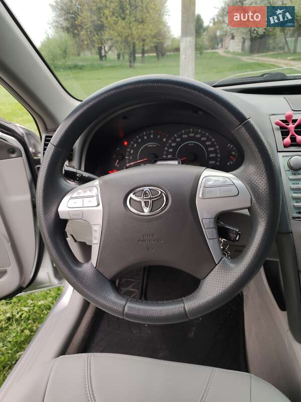 Седан Toyota Camry 2008 в Сумах