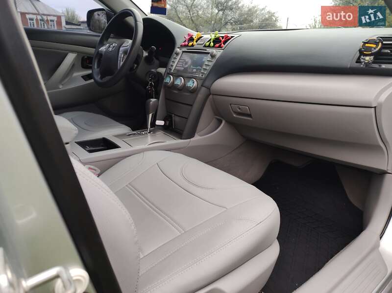 Седан Toyota Camry 2008 в Сумах