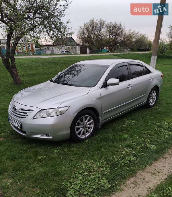 Седан Toyota Camry 2008 в Сумах