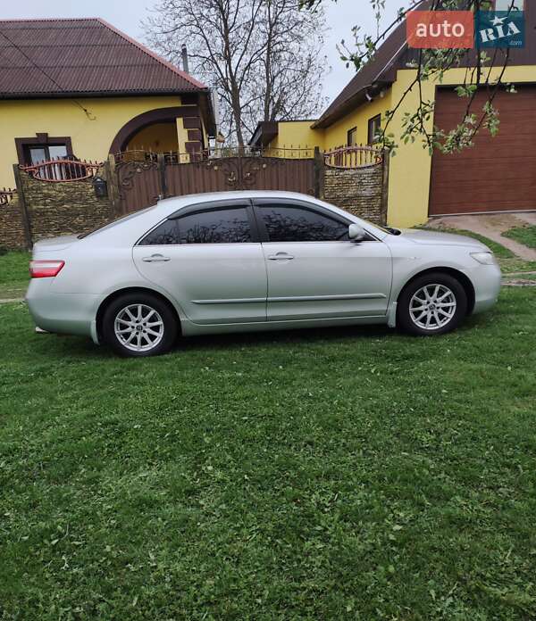 Седан Toyota Camry 2008 в Сумах