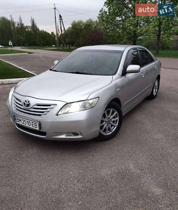 Седан Toyota Camry 2008 в Сумах