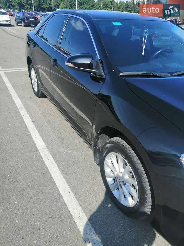 Седан Toyota Camry 2017 в Путивлі