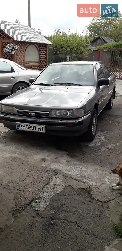 Toyota Camry 1987