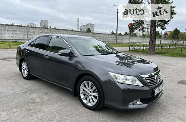 Седан Toyota Camry 2012 в Киеве