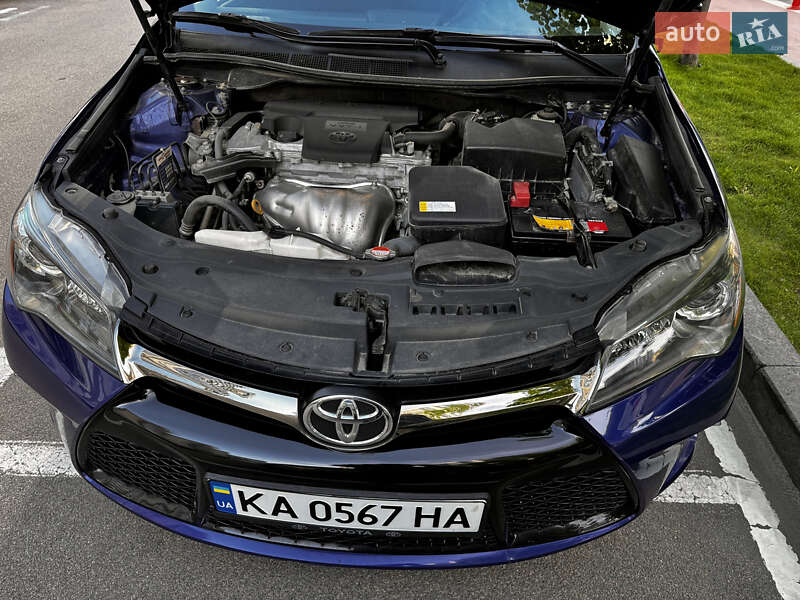 Седан Toyota Camry 2016 в Києві