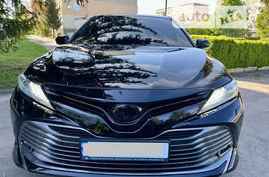 Седан Toyota Camry 2019 в Немирові