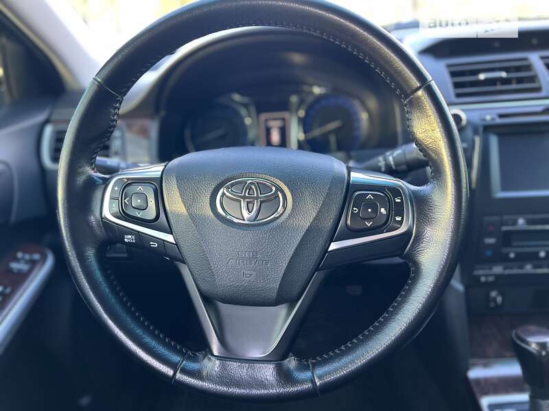 Седан Toyota Camry 2016 в Днепре