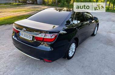 Седан Toyota Camry 2017 в Умані